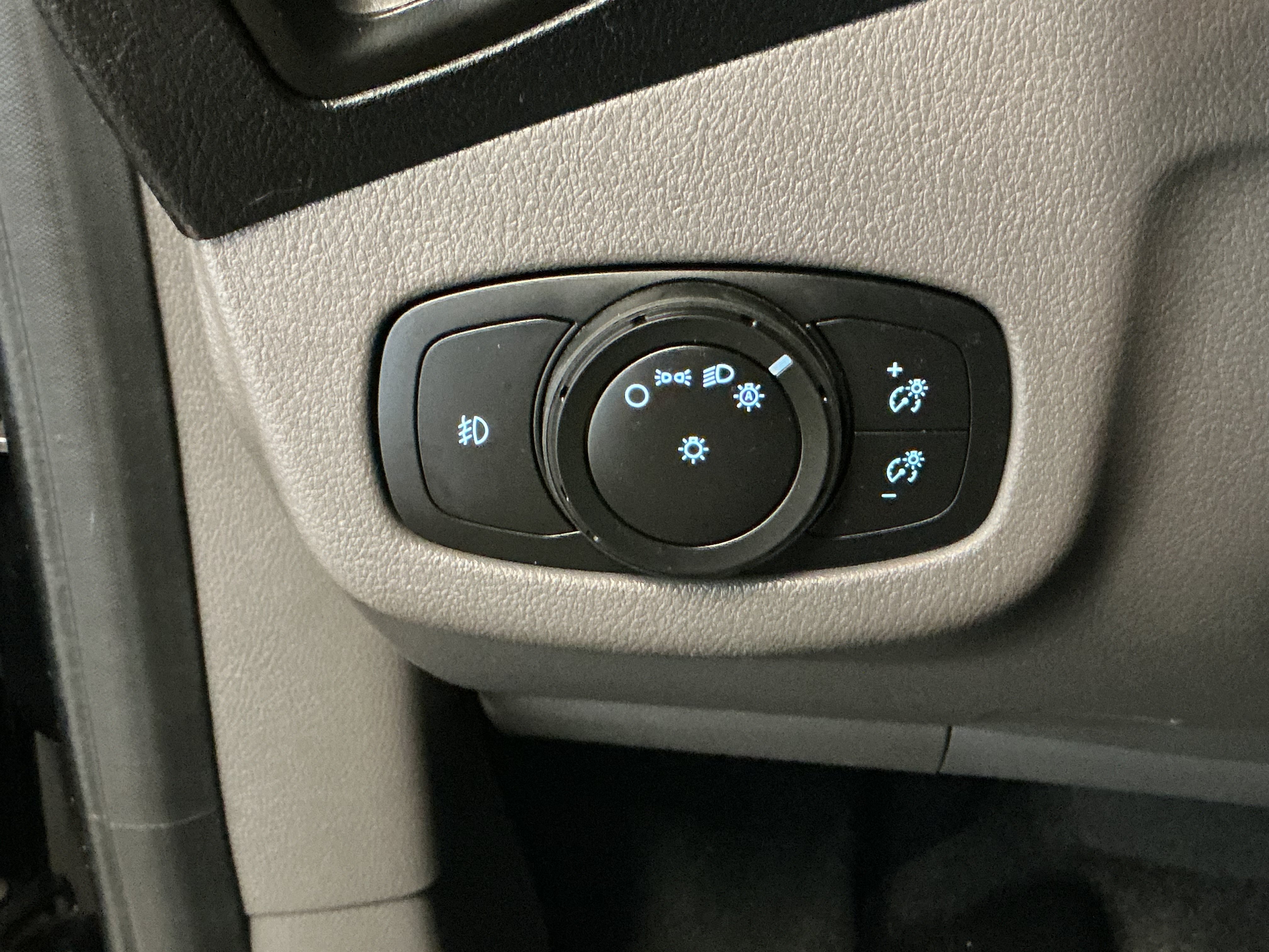 Used 2020 Ford Transit Connect XLT FWD image 19