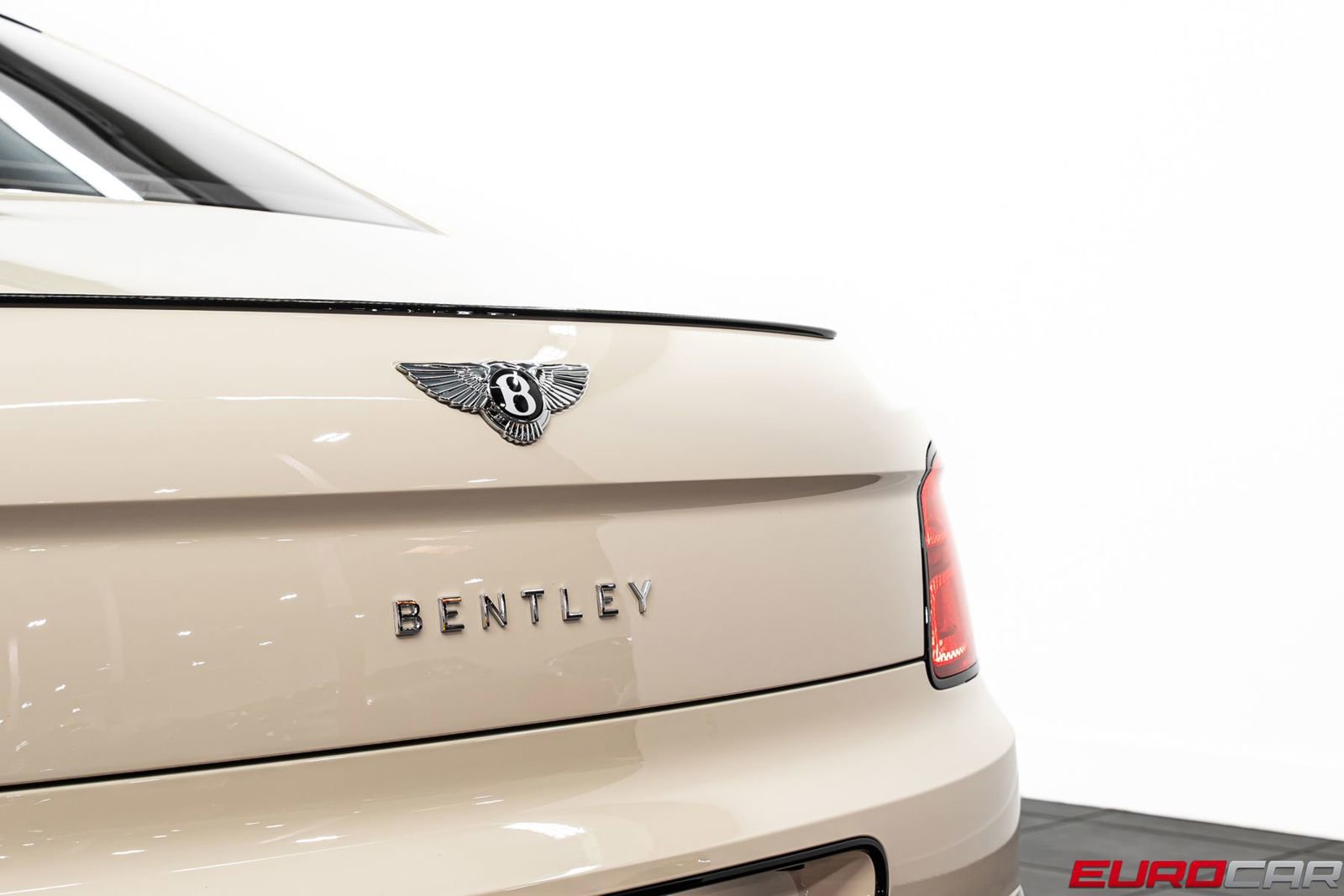 Used 2024 Bentley Flying Spur W12 AWD/4WD image 21