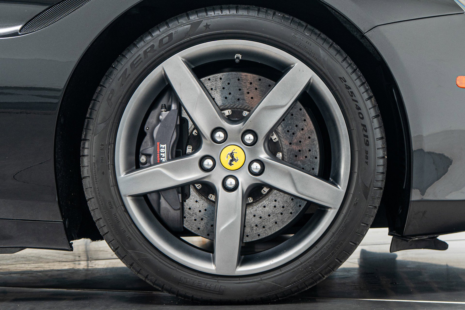 Used 2015 Ferrari California T RWD image 47