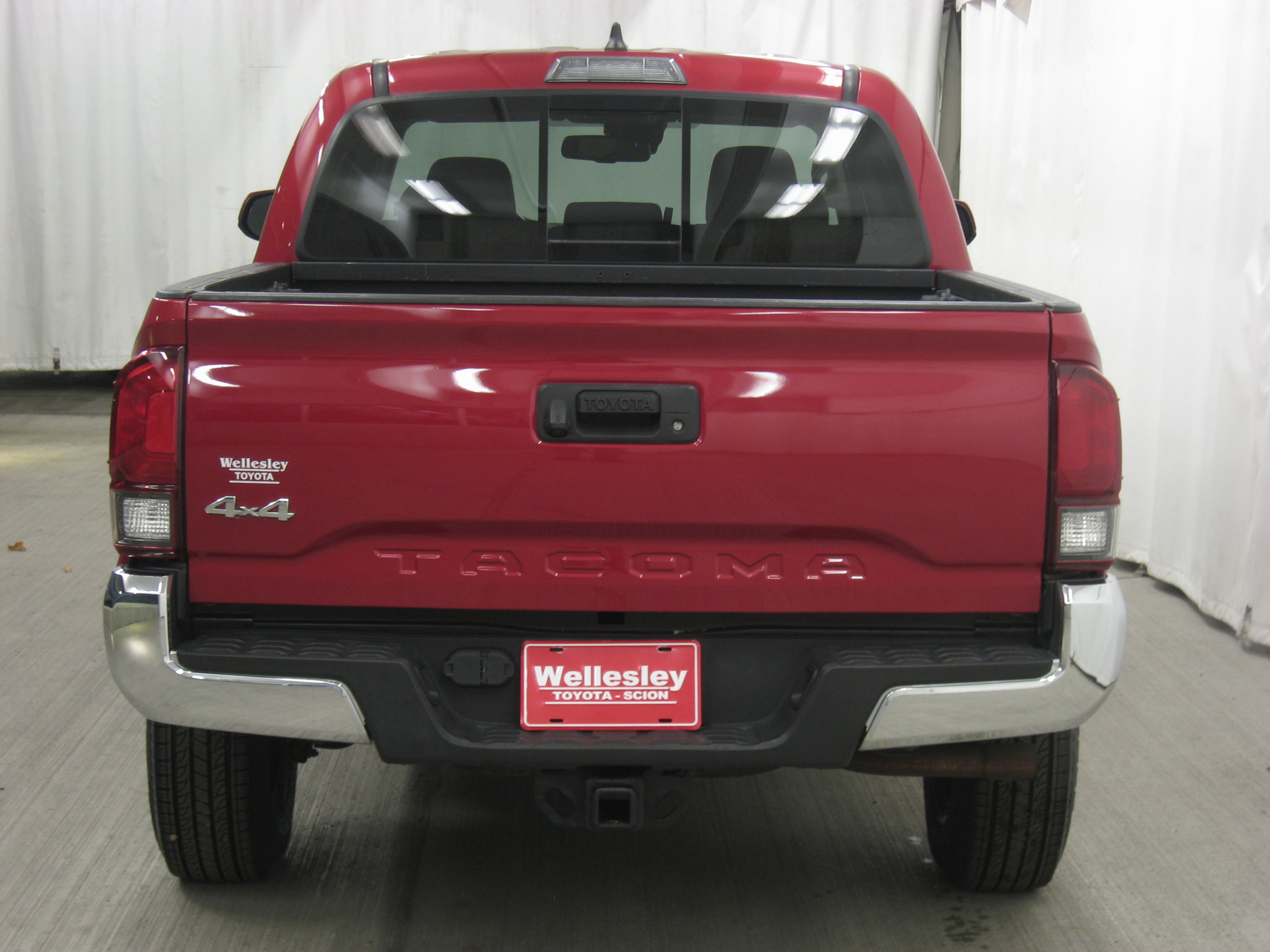 Used 2020 Toyota Tacoma SR5 image 24