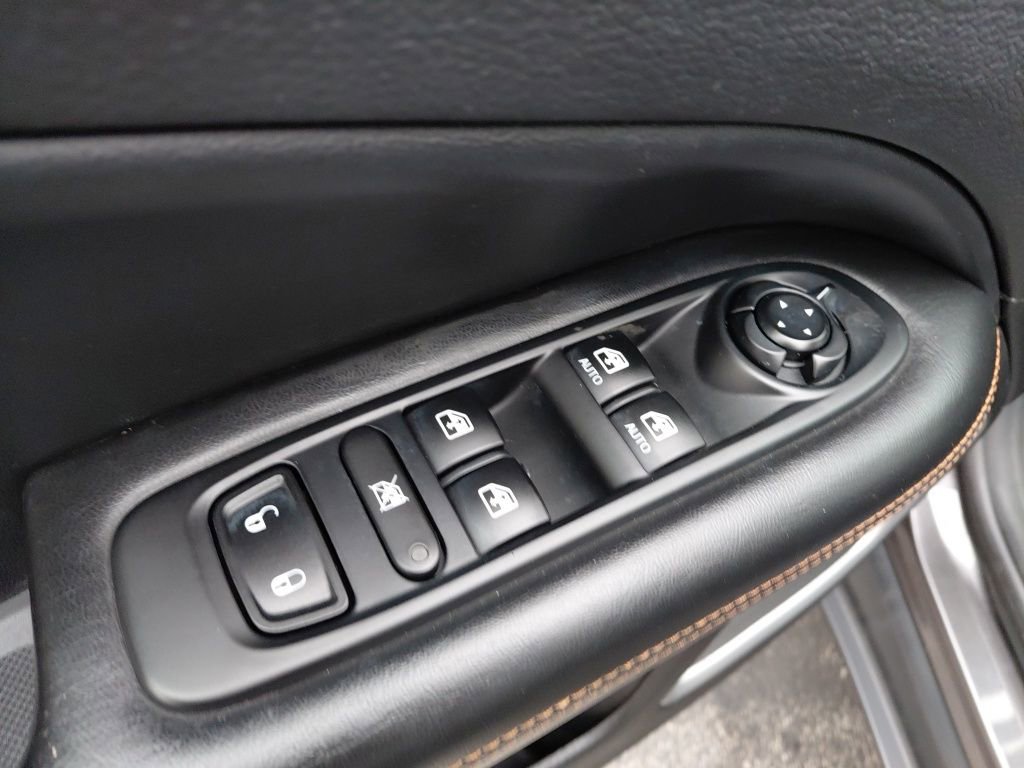 Used 2018 Jeep Compass Limited w/ Navigation Group image 22