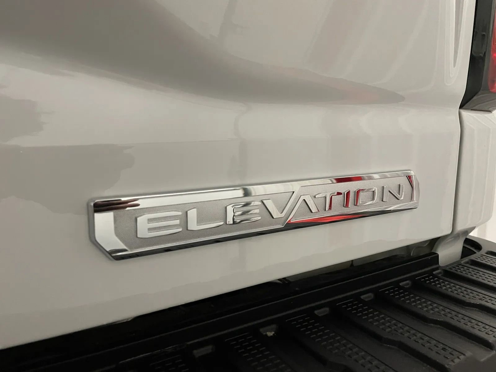 Used 2024 GMC Sierra 1500 Elevation image 16