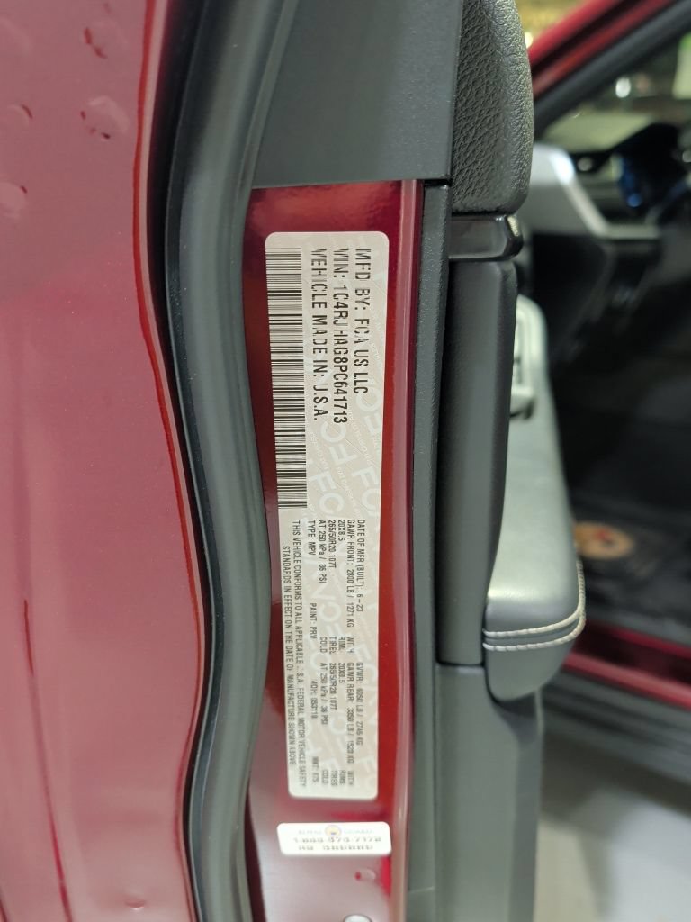 Used 2023 Jeep Grand Cherokee Altitude AWD/4WD image 17