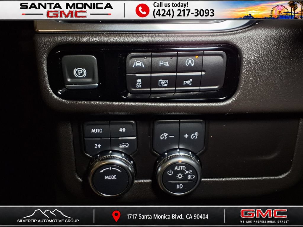 Used 2025 GMC Yukon Denali AWD/4WD image 13