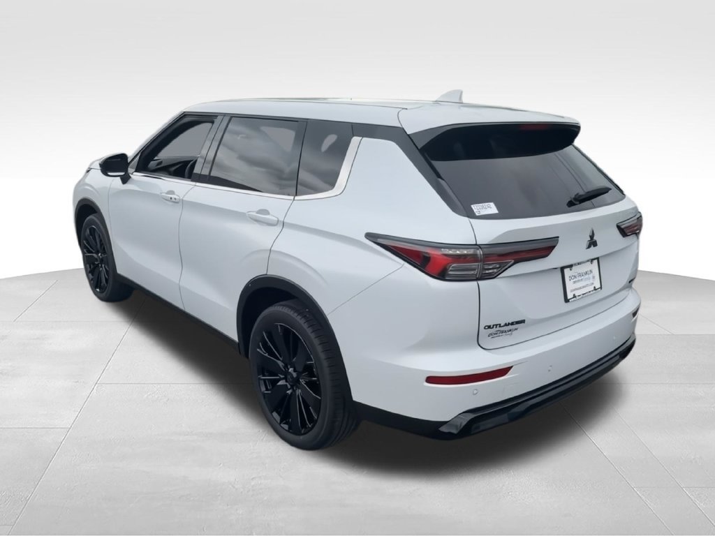 New 2026 Mitsubishi Outlander LE FWD image 6