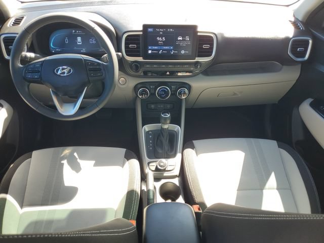 Used 2024 Hyundai Venue SEL FWD image 14