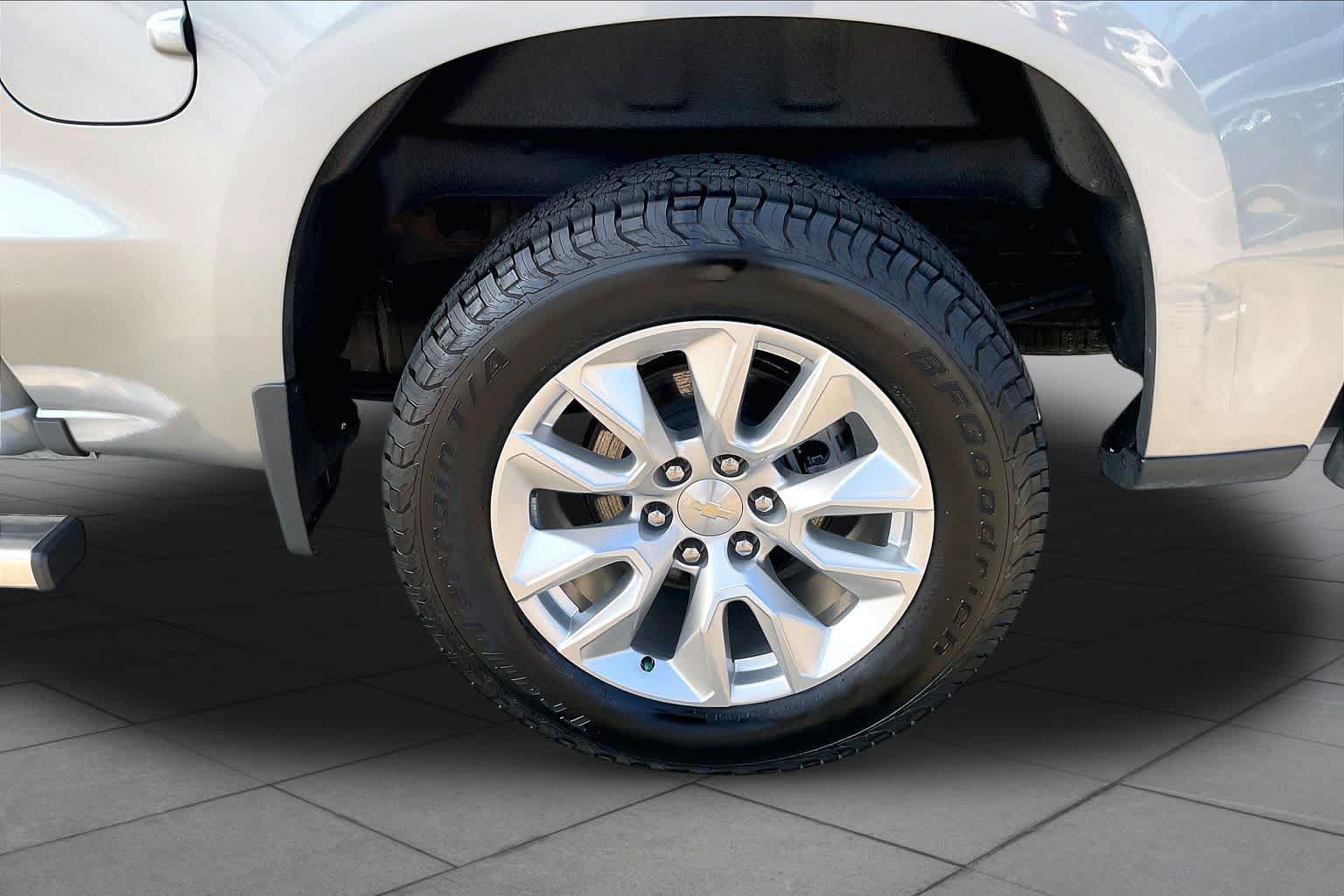 Used 2023 Chevrolet Silverado 1500 Custom AWD/4WD image 11