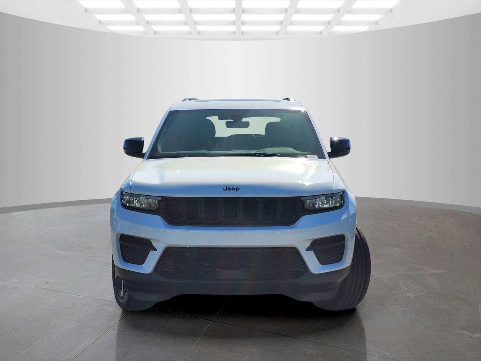 New 2025 Jeep Grand Cherokee Altitude image 2