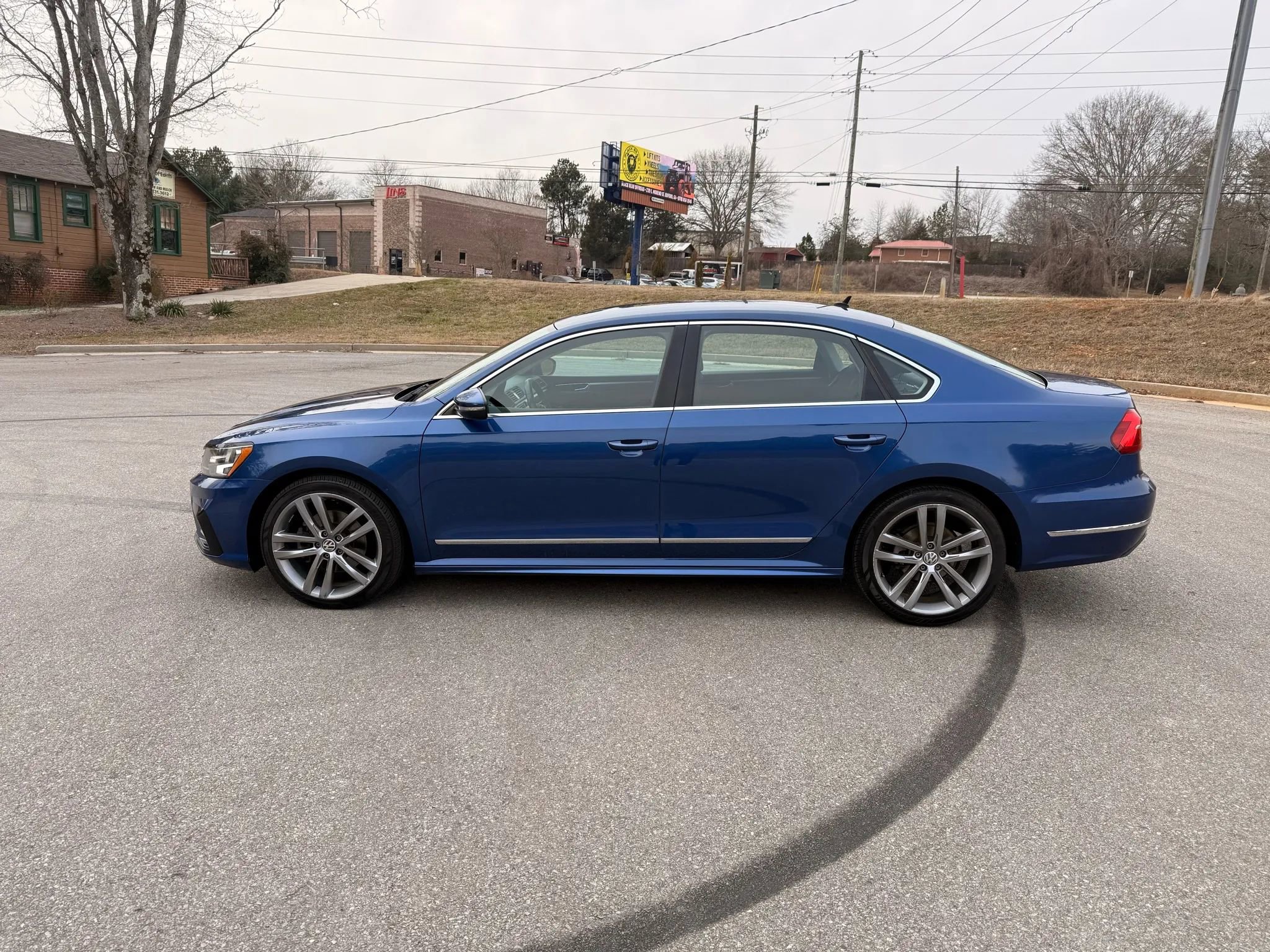 Used 2016 Volkswagen Passat 1.8T R-Line image 3