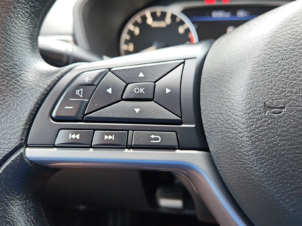 Used 2025 Nissan Altima 2.5 SV FWD image 21