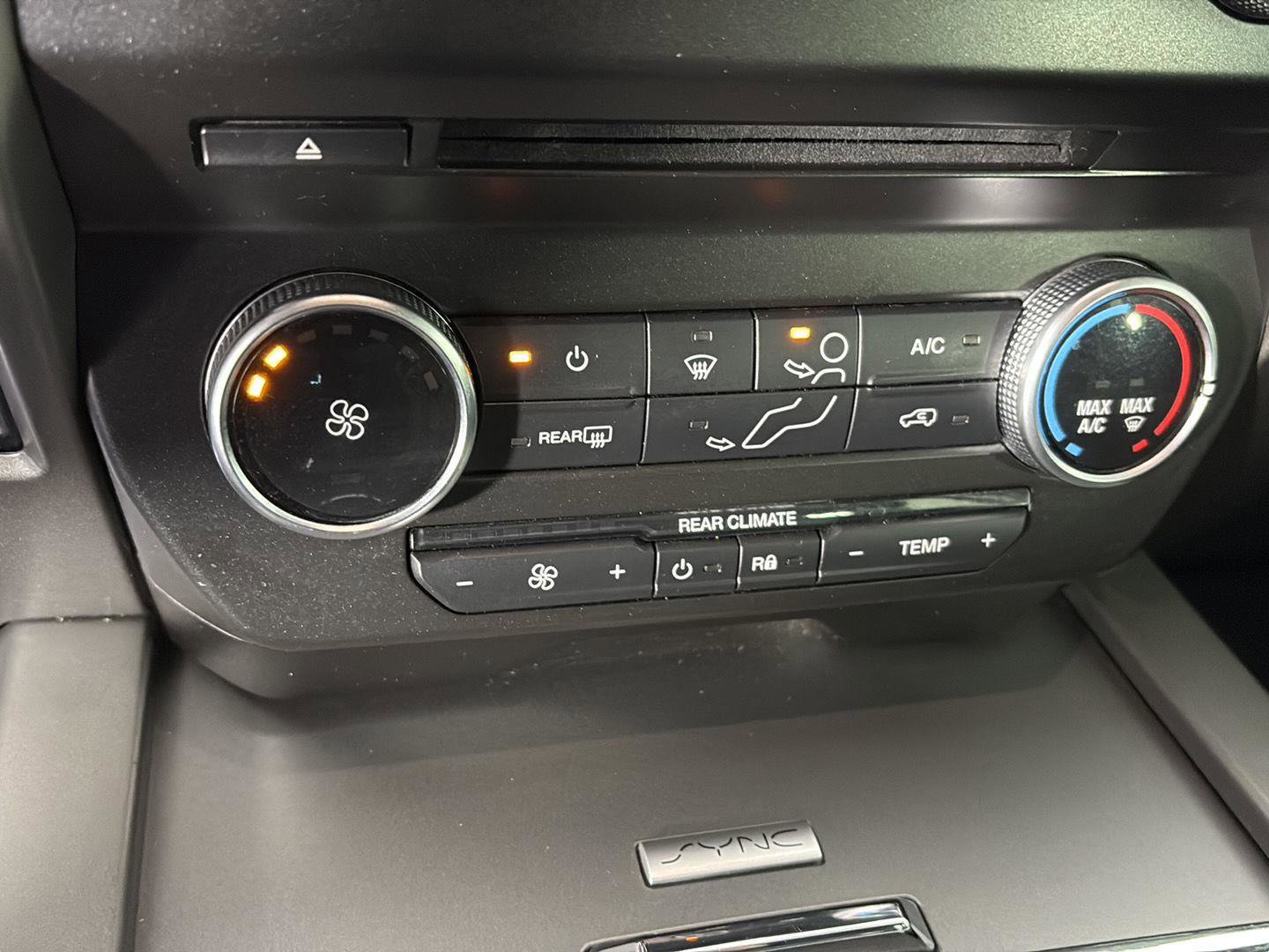 Used 2018 Ford Expedition XLT image 32