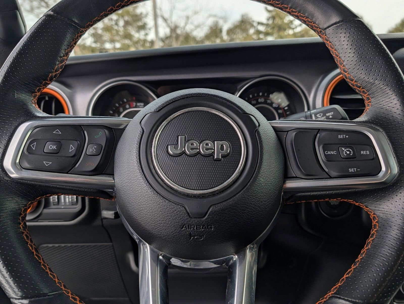 Used 2022 Jeep Gladiator Mojave AWD/4WD image 30