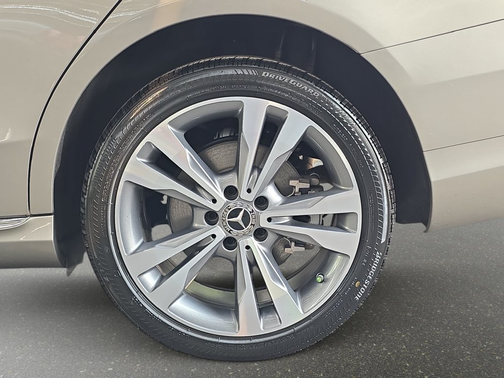 Used 2020 Mercedes-Benz C 300 4MATIC Sedan image 32