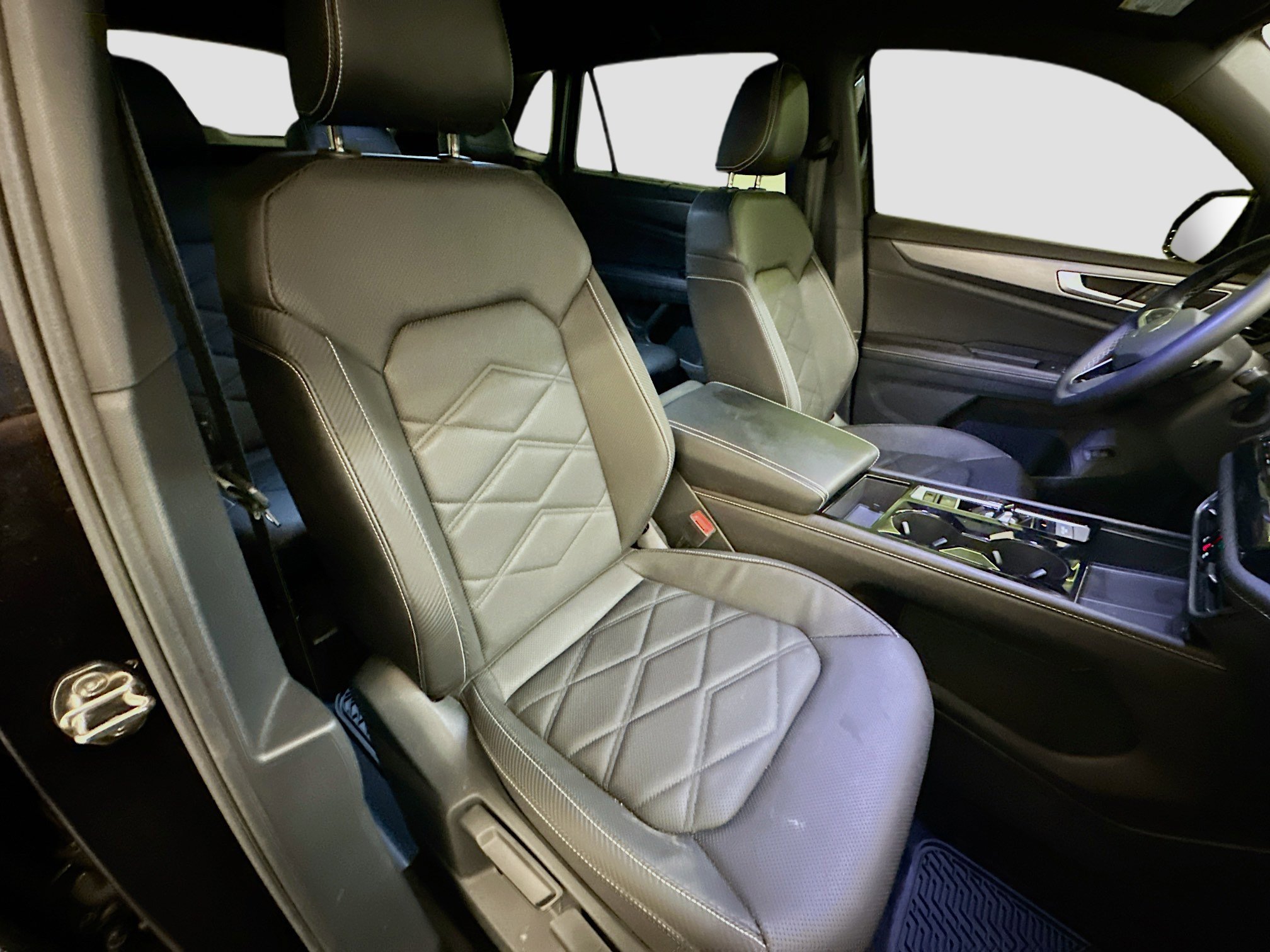 Used 2024 Volkswagen Atlas Cross Sport SE image 33