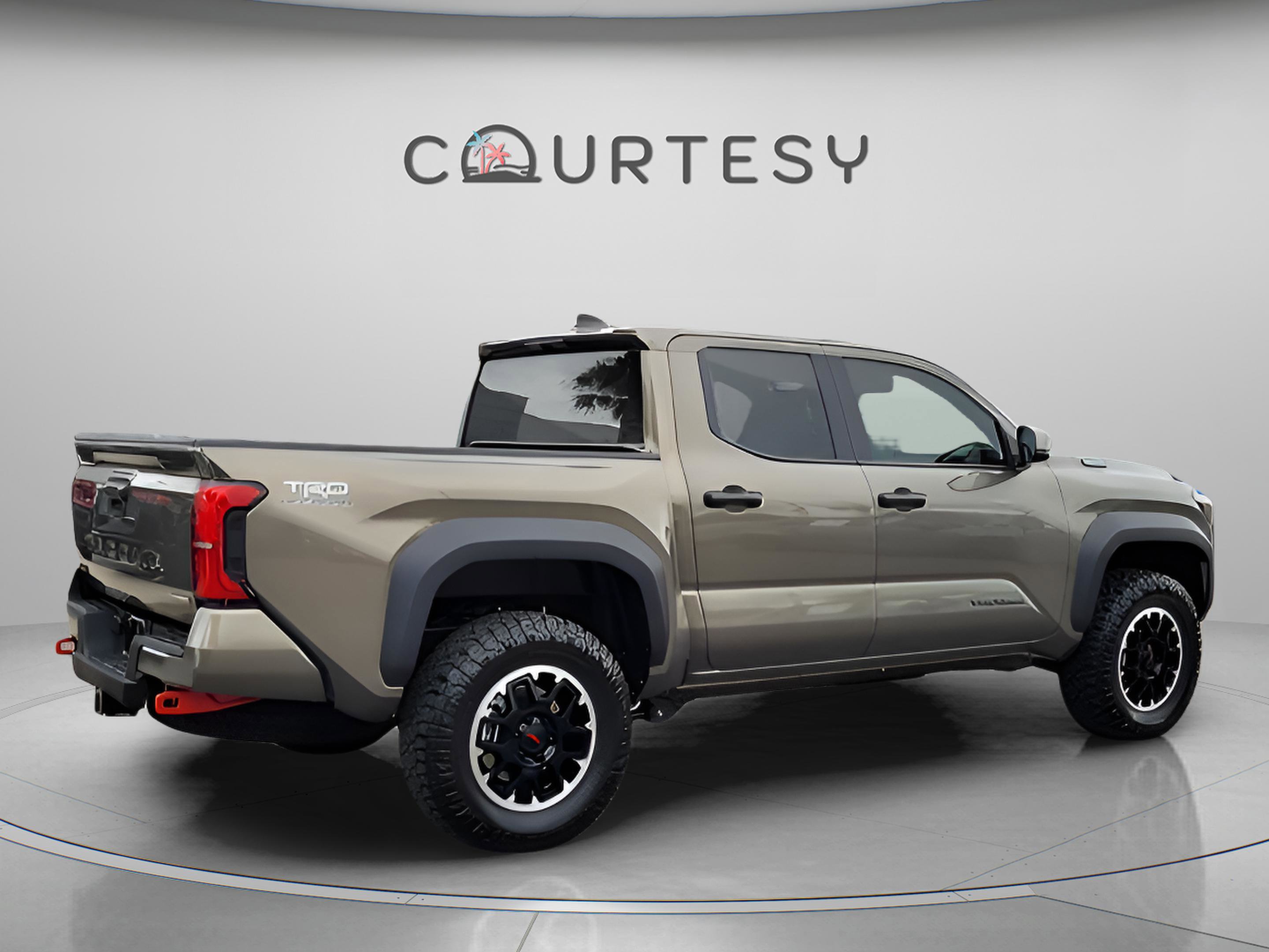 Certified 2025 Toyota Tacoma TRD Off-Road image 5