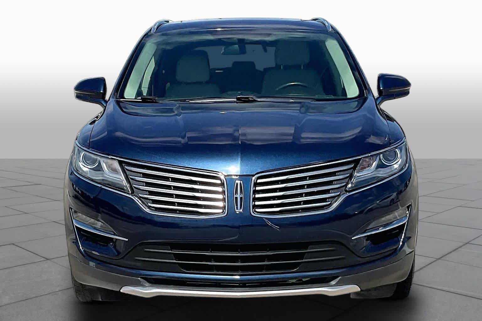 Used 2017 Lincoln MKC Reserve FWD image 4