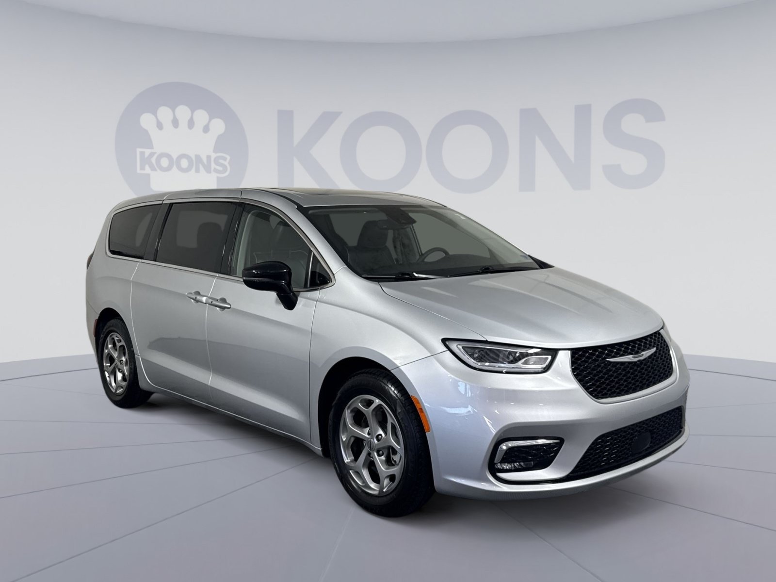 Used 2024 Chrysler Pacifica Limited FWD image 10