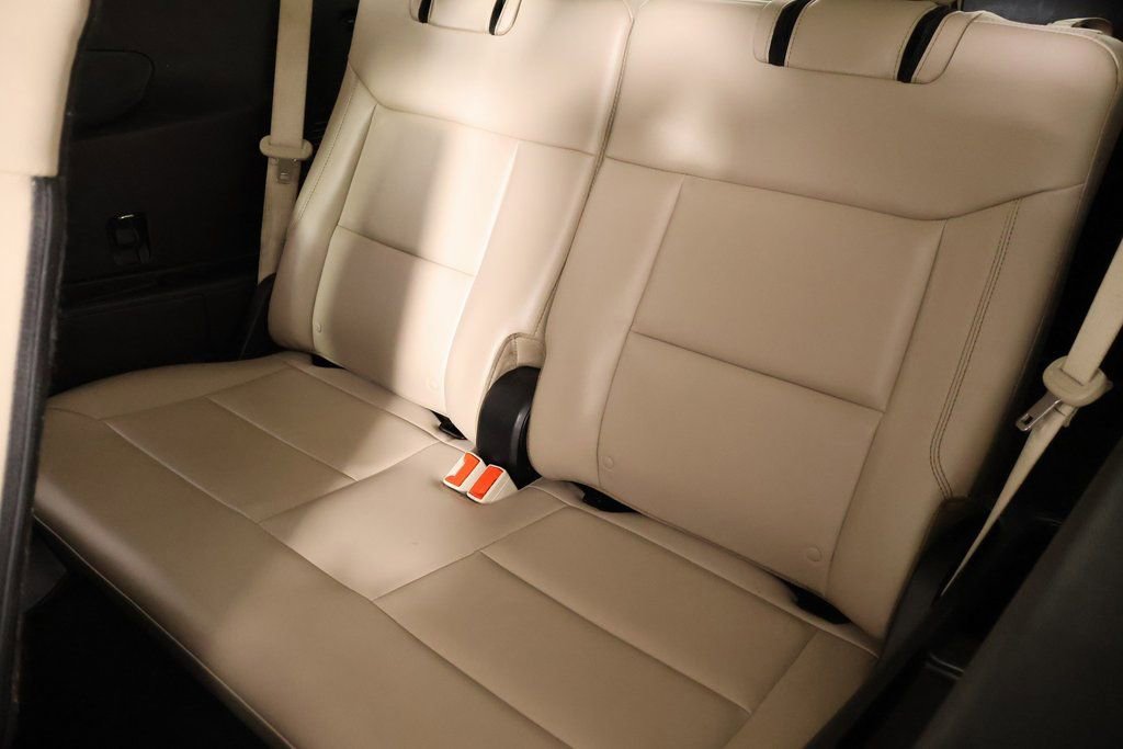 Used 2023 Ford Explorer XLT w/ Equipment Group 202A image 13