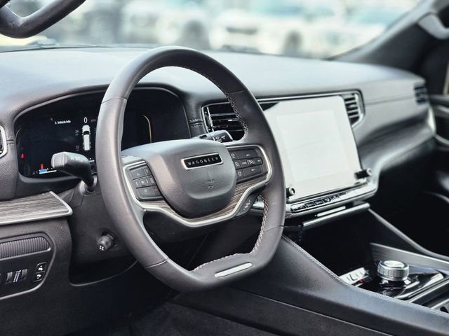 Used 2024 Jeep Wagoneer L Series II image 12