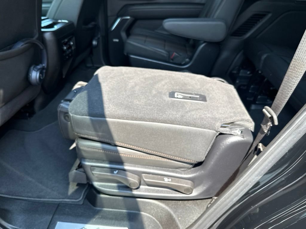 Used 2025 Chevrolet Tahoe High Country AWD/4WD image 57