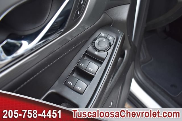 Used 2023 Chevrolet Traverse LT FWD image 21