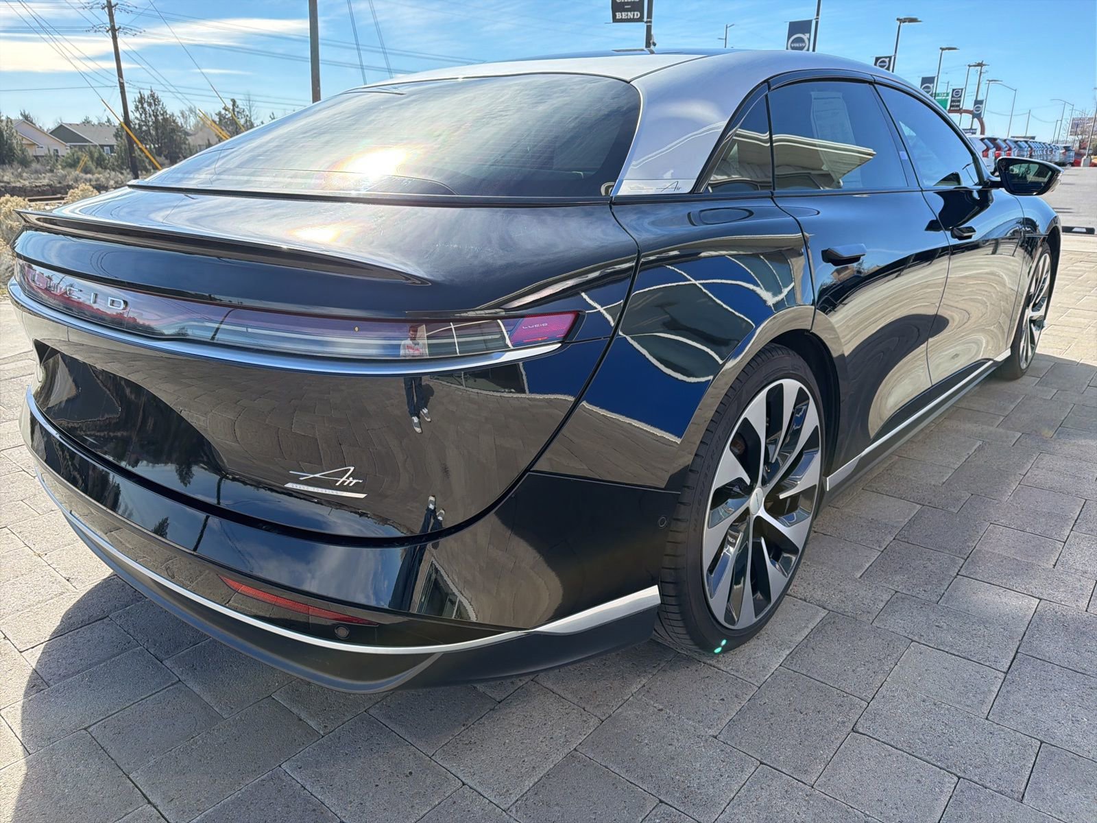 Used 2022 Lucid Air Grand Touring AWD/4WD image 3