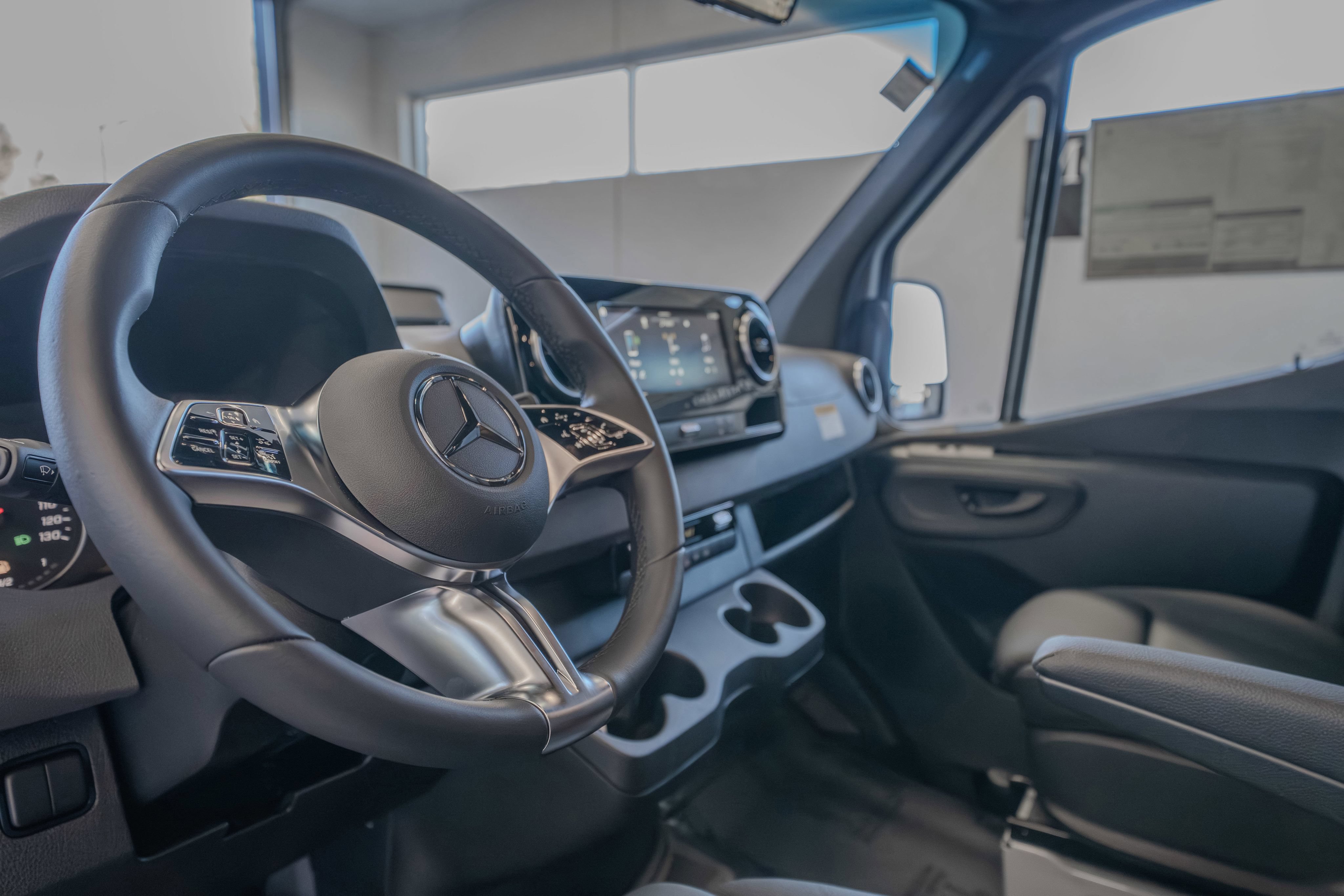 Used 2025 Mercedes-Benz Sprinter 2500 image 7