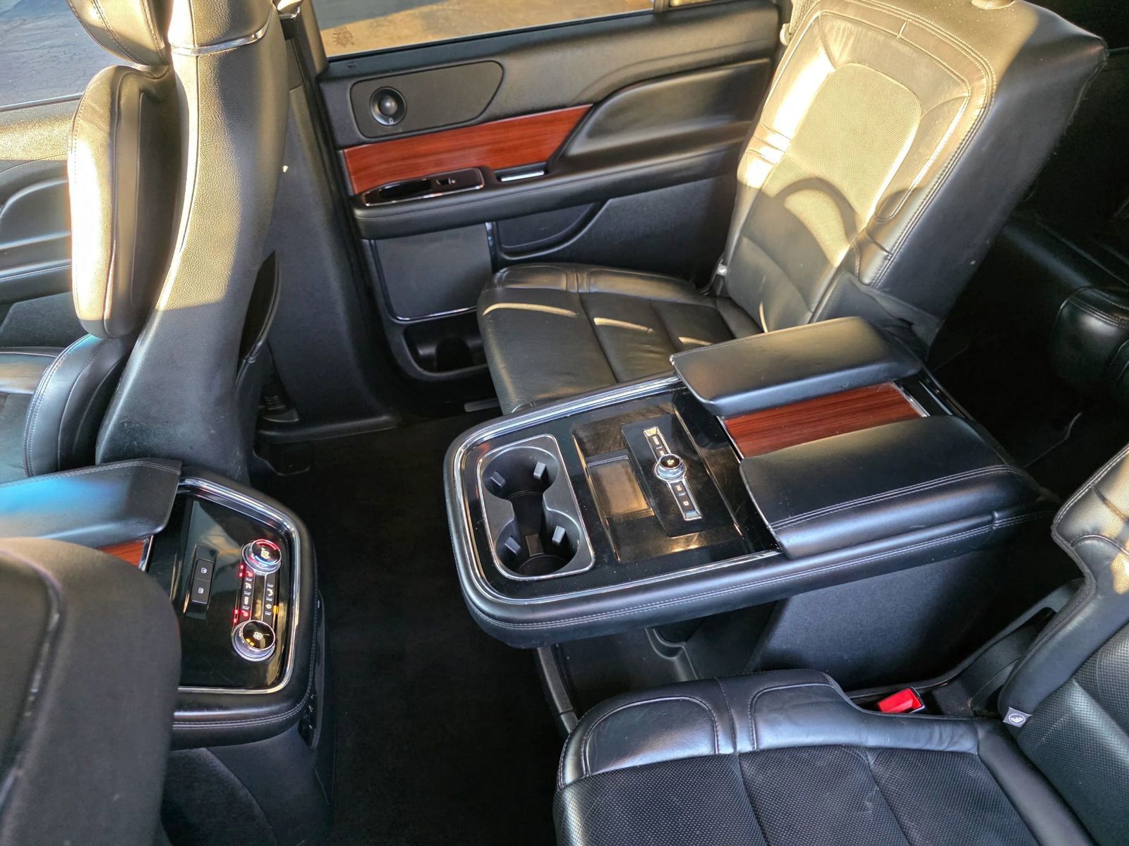 Used 2020 Lincoln Navigator L Reserve image 23