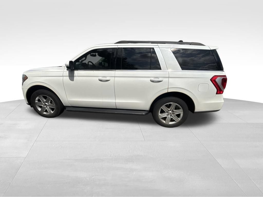 Used 2020 Ford Expedition XLT w/ Equipment Group 202A RWD image 3