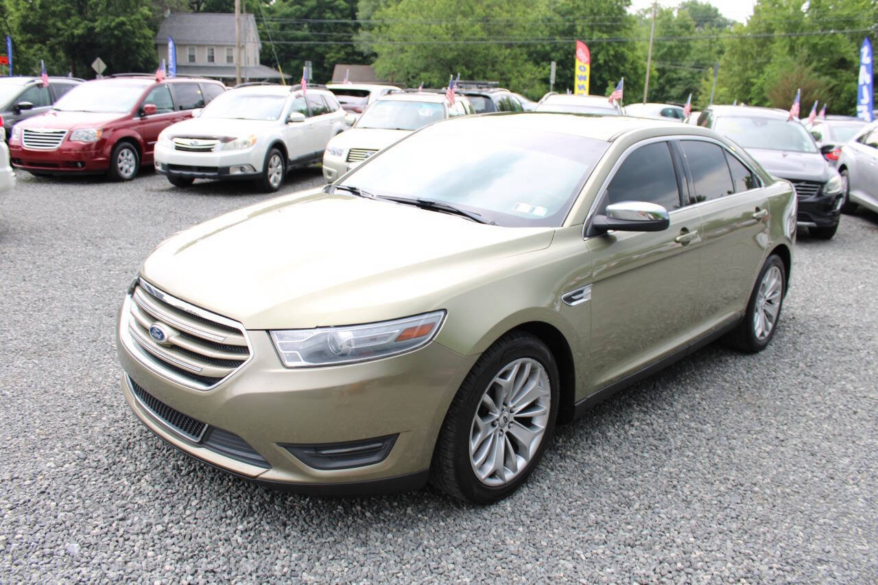 Used 2013 Ford Taurus Limited FWD image 2
