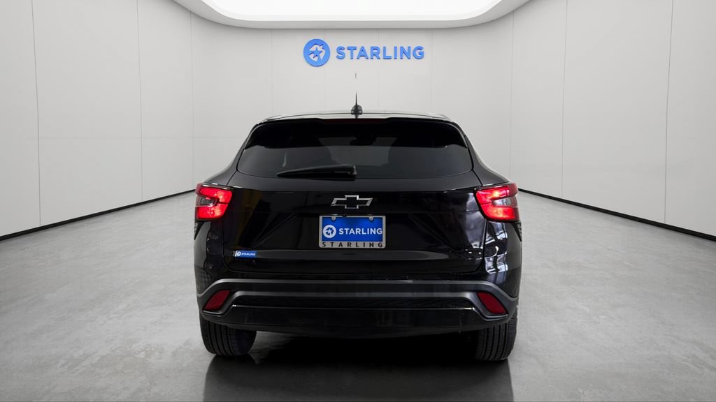 Used 2024 Chevrolet Trax RS w/ Sunroof Package FWD image 8