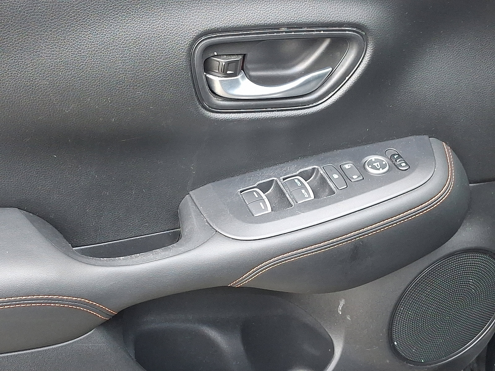 Used 2025 Honda HR-V Sport image 12