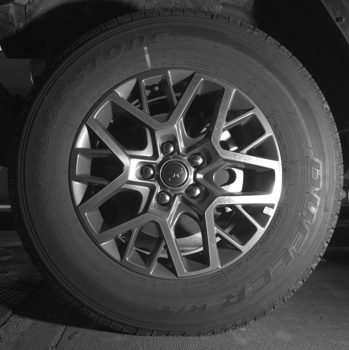 Used 2025 Jeep Wrangler Sahara AWD/4WD image 12