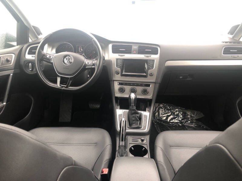 Used 2015 Volkswagen Golf SE FWD image 4