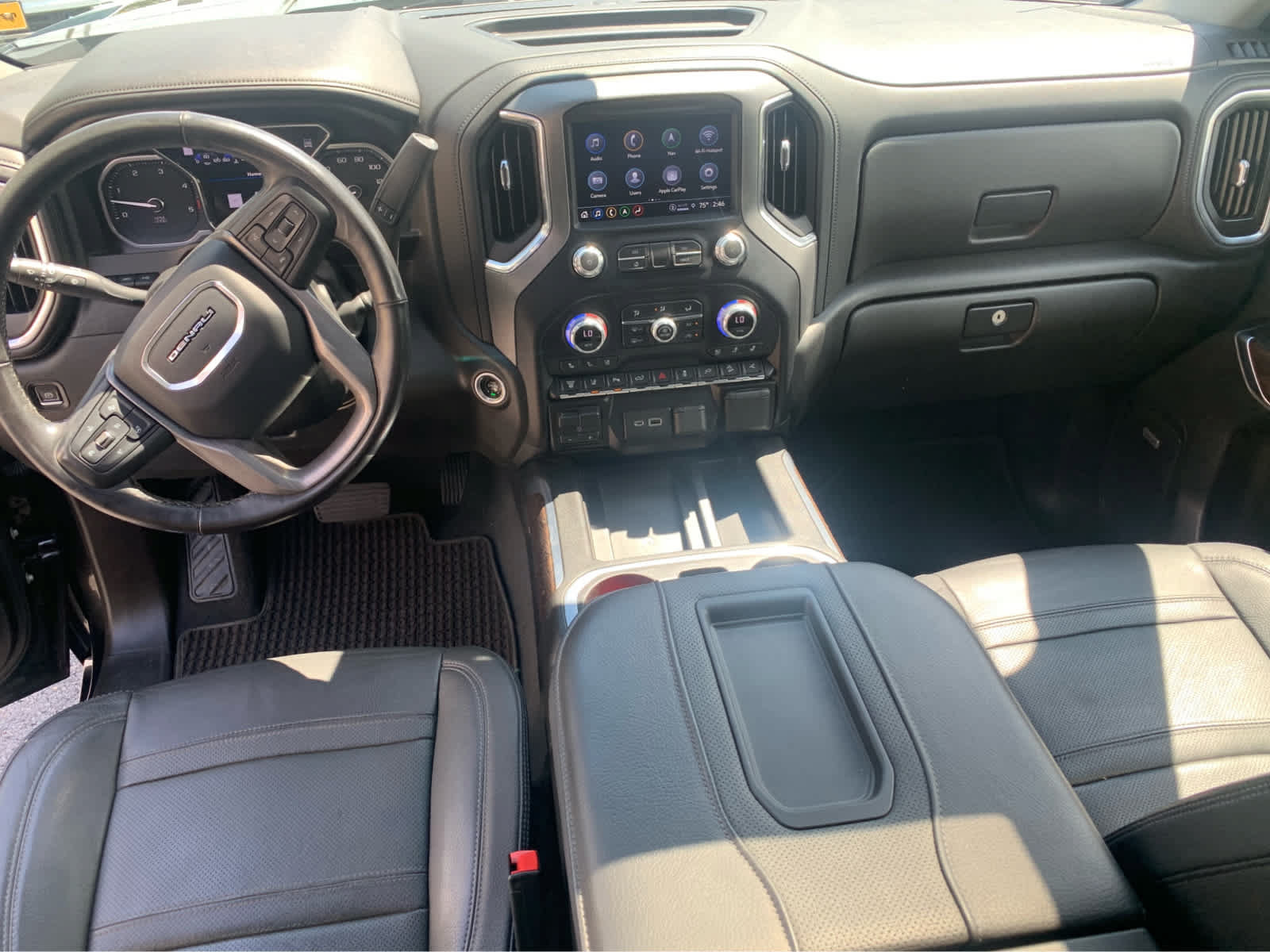 Used 2021 GMC Sierra 3500 Denali w/ Denali Black Diamond Edition AWD/4WD image 10