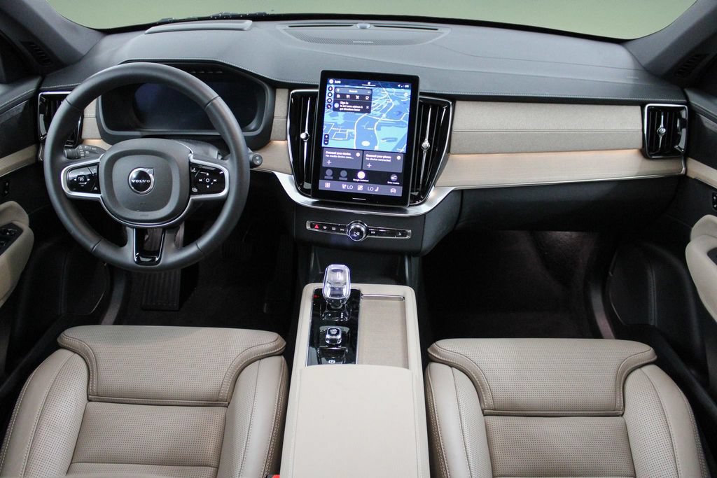 Certified 2025 Volvo XC90 B5 Ultra AWD/4WD image 19