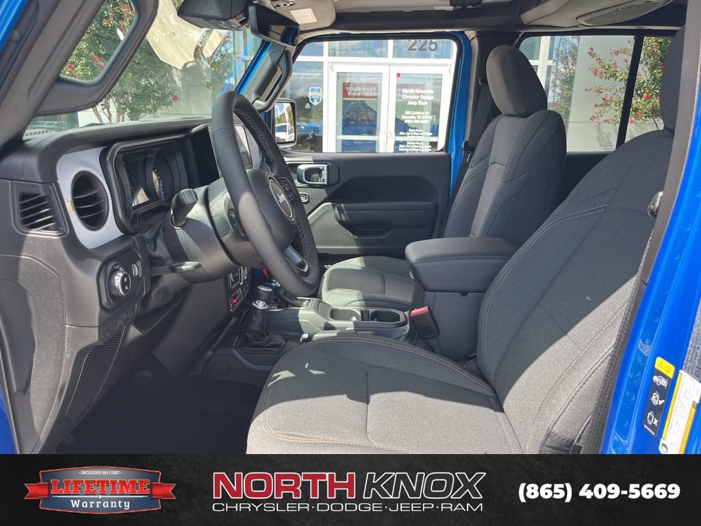 New 2025 Jeep Gladiator Sport image 3