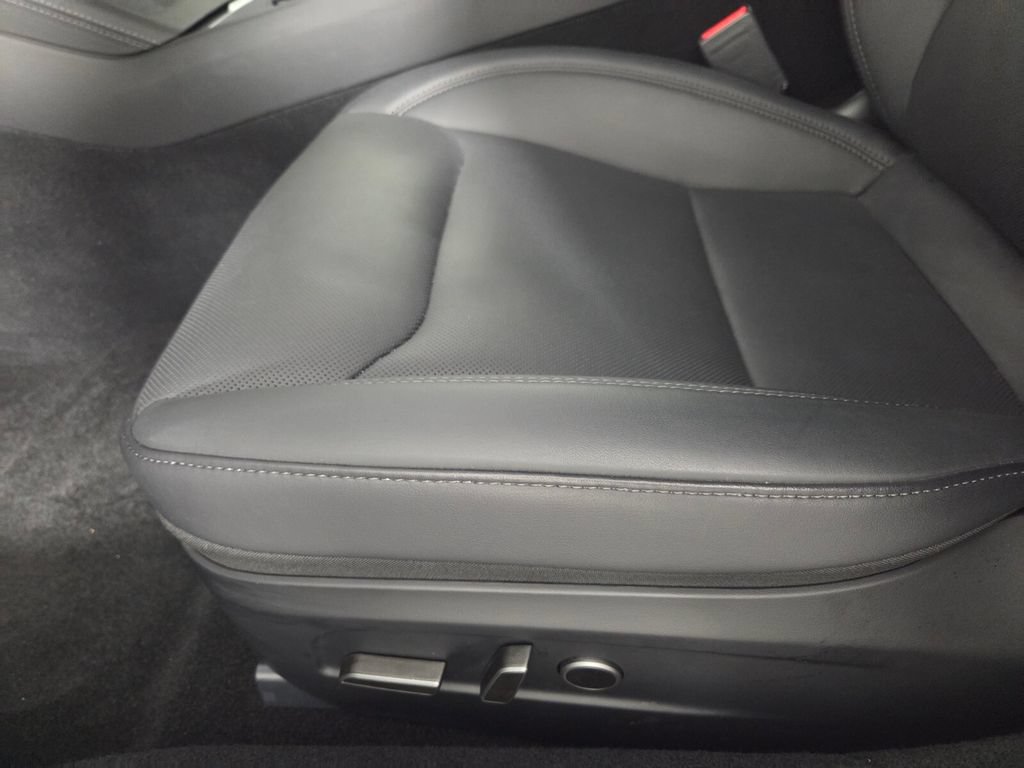 Used 2024 Tesla Model 3 Standard Range RWD image 11