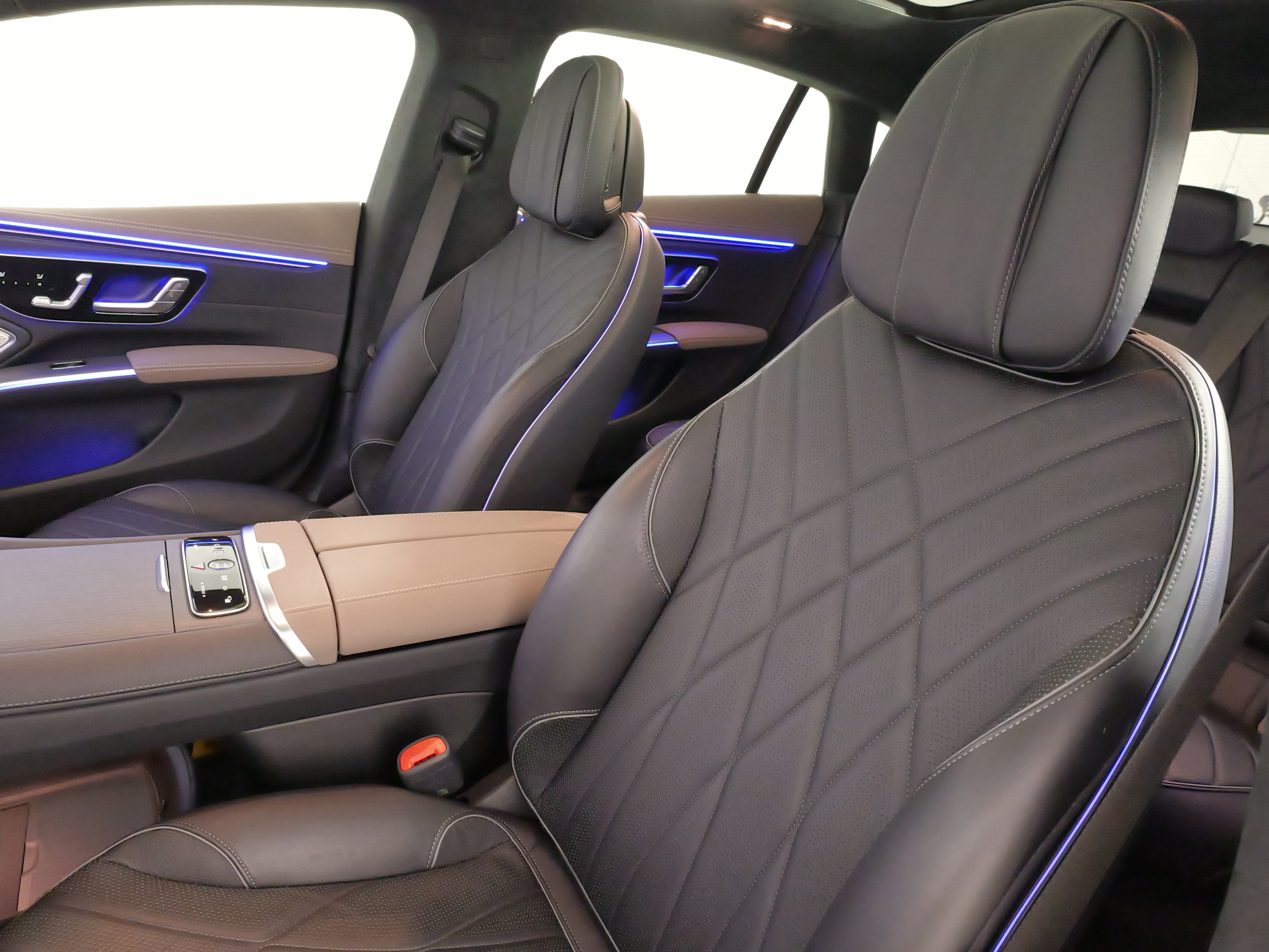 Used 2023 Mercedes-Benz EQS 580 4MATIC Sedan image 34