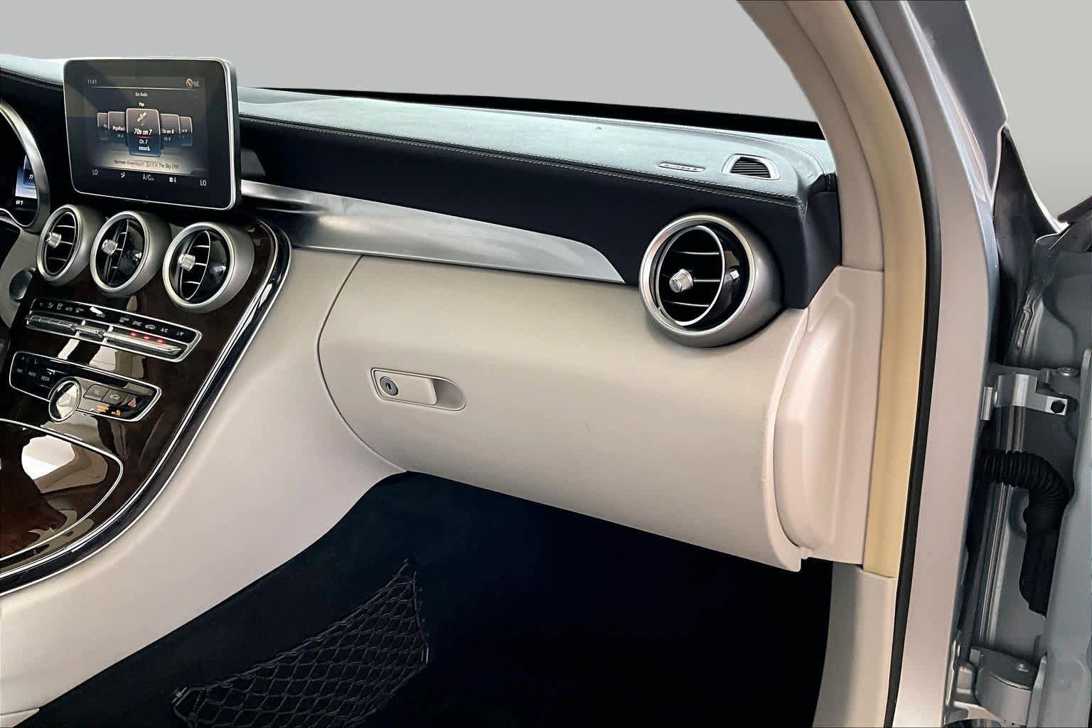 Used 2015 Mercedes-Benz C 300 Sedan image 16