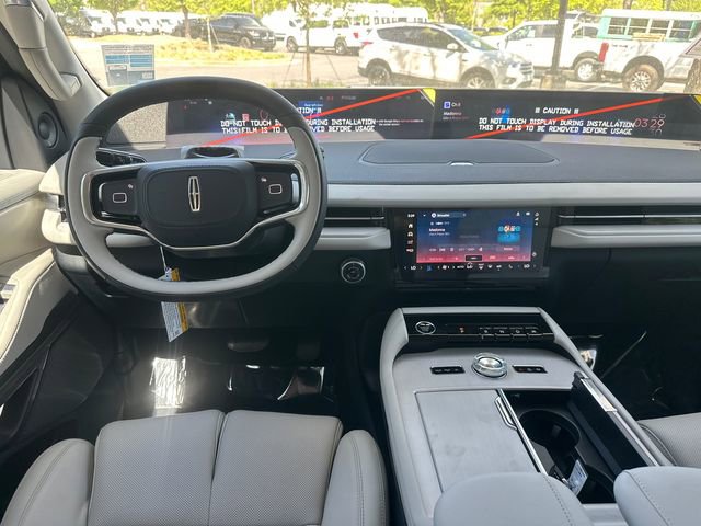 New 2026 Lincoln Navigator L Reserve AWD/4WD image 24