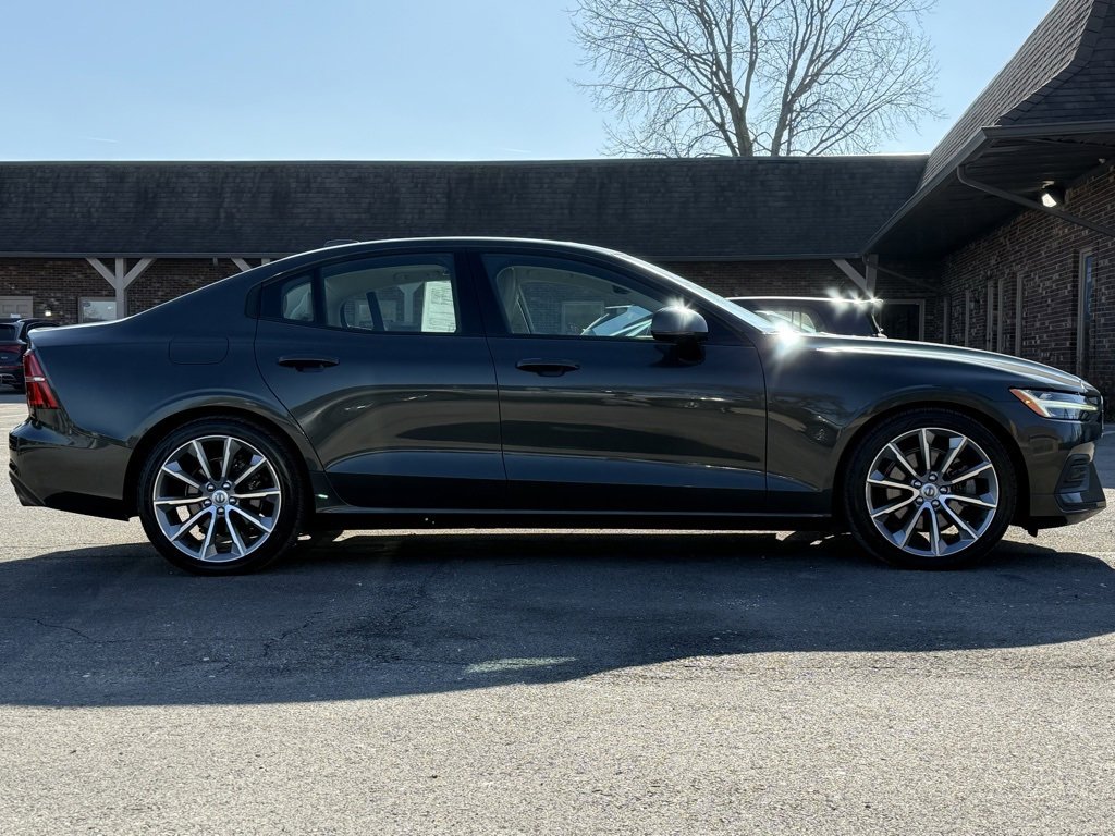 Used 2019 Volvo S60 T5 Momentum w/ Premium Package image 6