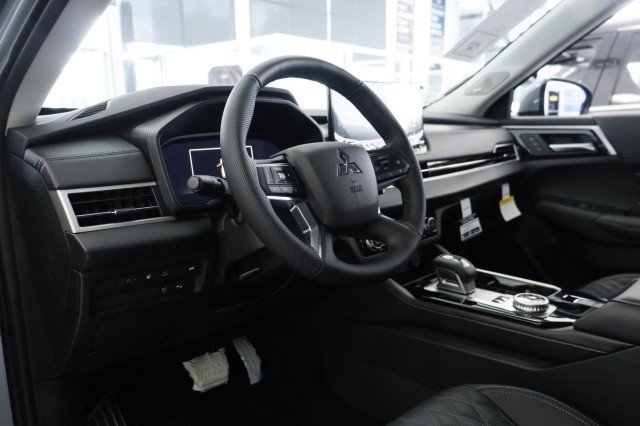 New 2026 Mitsubishi Outlander SEL AWD/4WD image 6