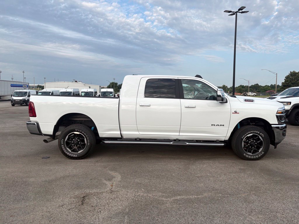 Used 2025 RAM 2500 Laramie AWD/4WD image 9