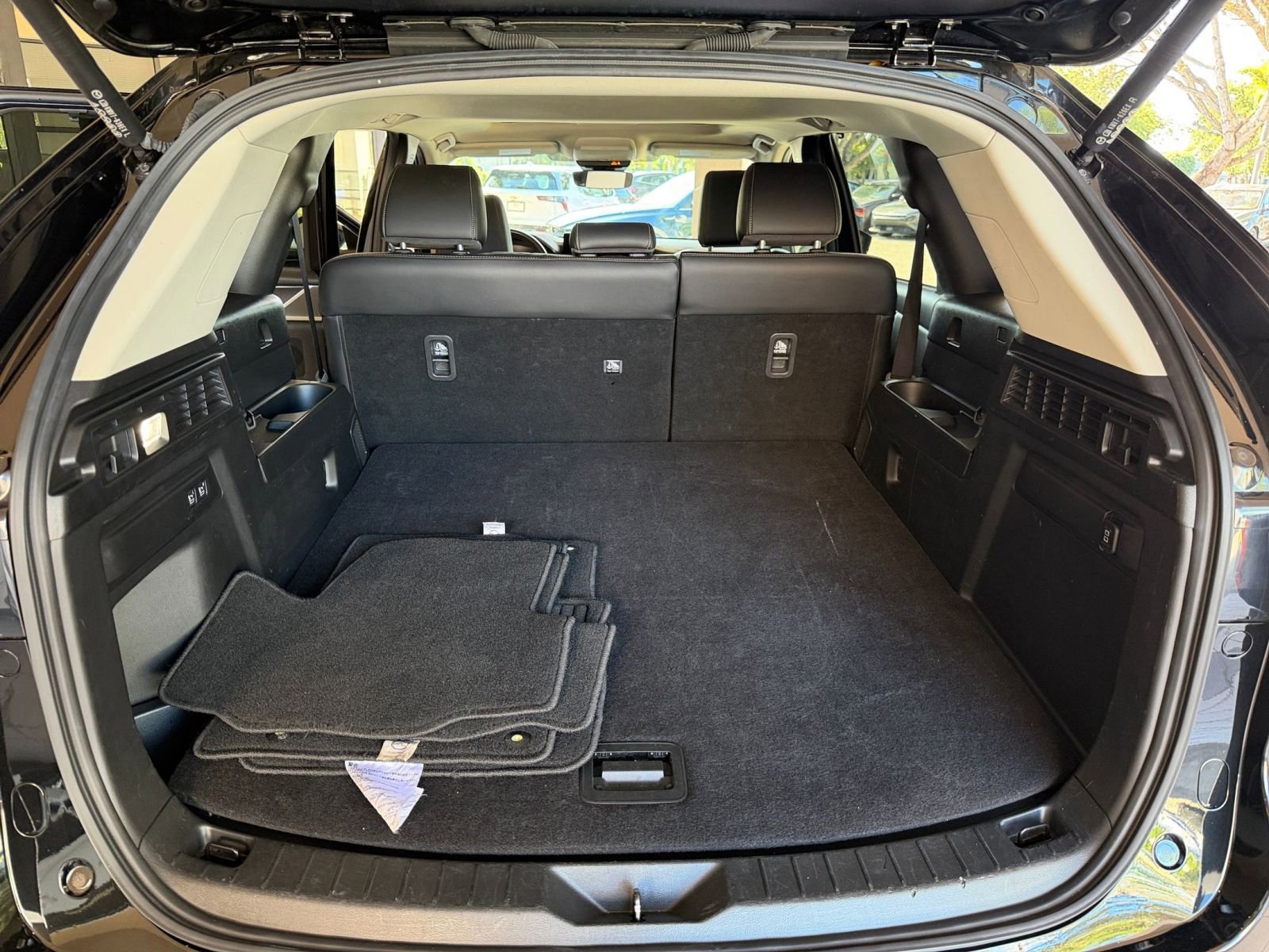 Used 2025 MAZDA CX-70 3.3 Turbo w/ Preferred Package image 28