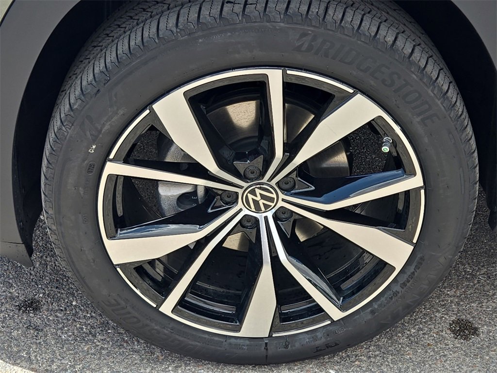 New 2025 Volkswagen Atlas SEL Premium R-Line image 13