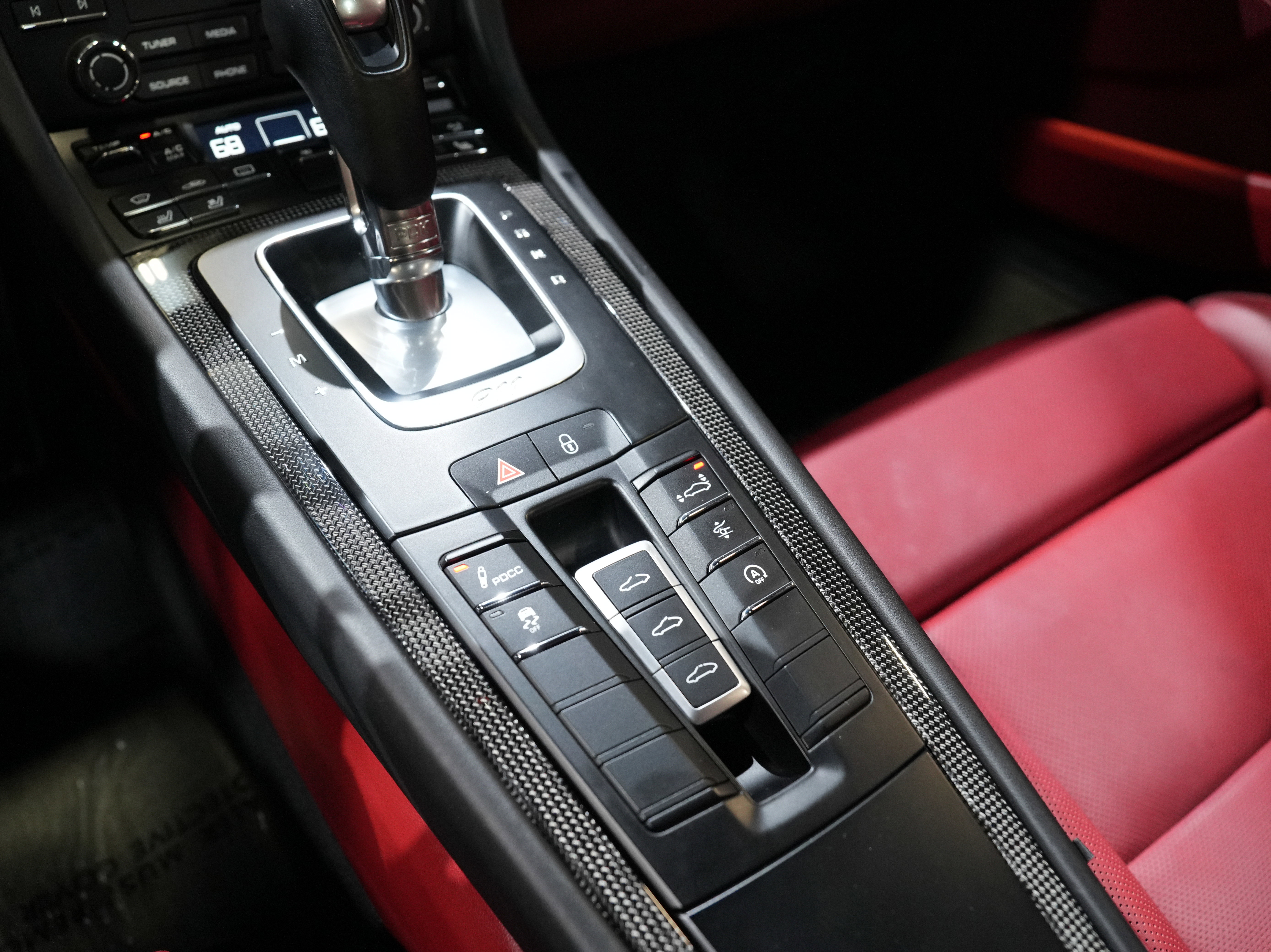 Used 2018 Porsche 911 Turbo S image 39