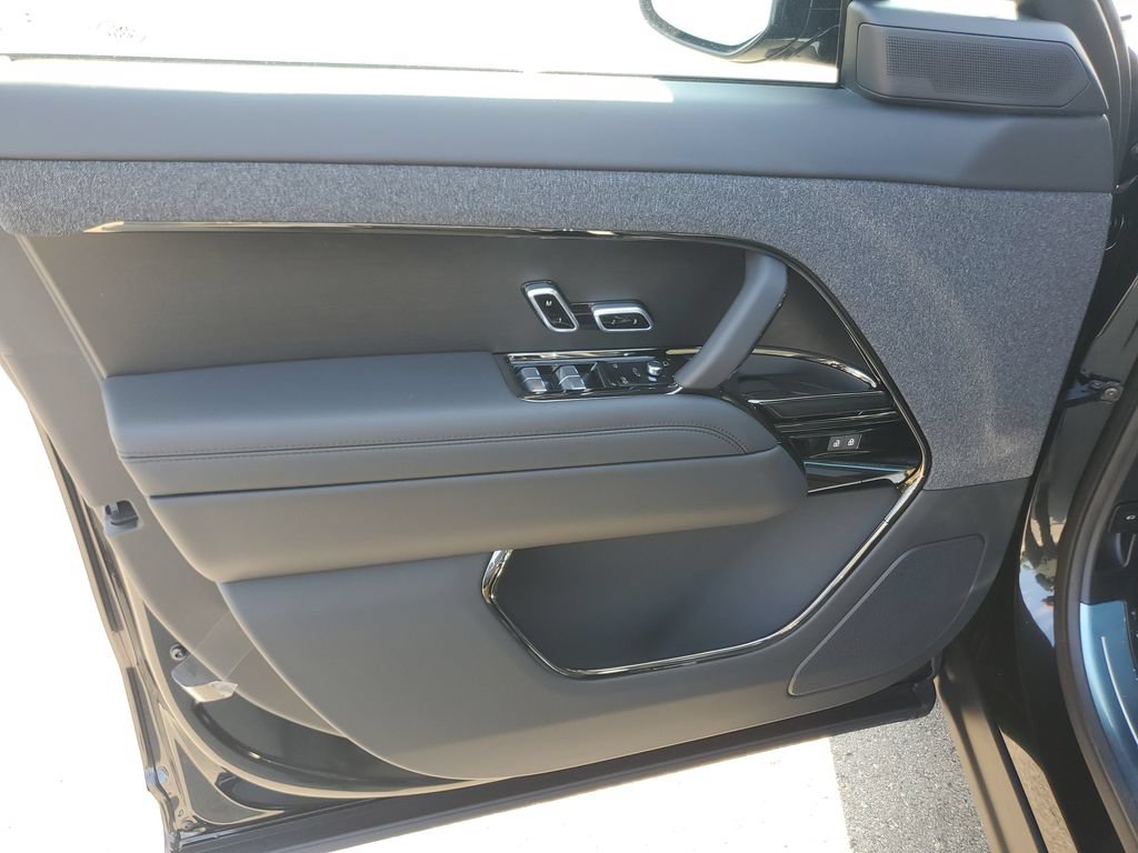 New 2026 Land Rover Range Rover Sport Dynamic SE AWD/4WD image 7