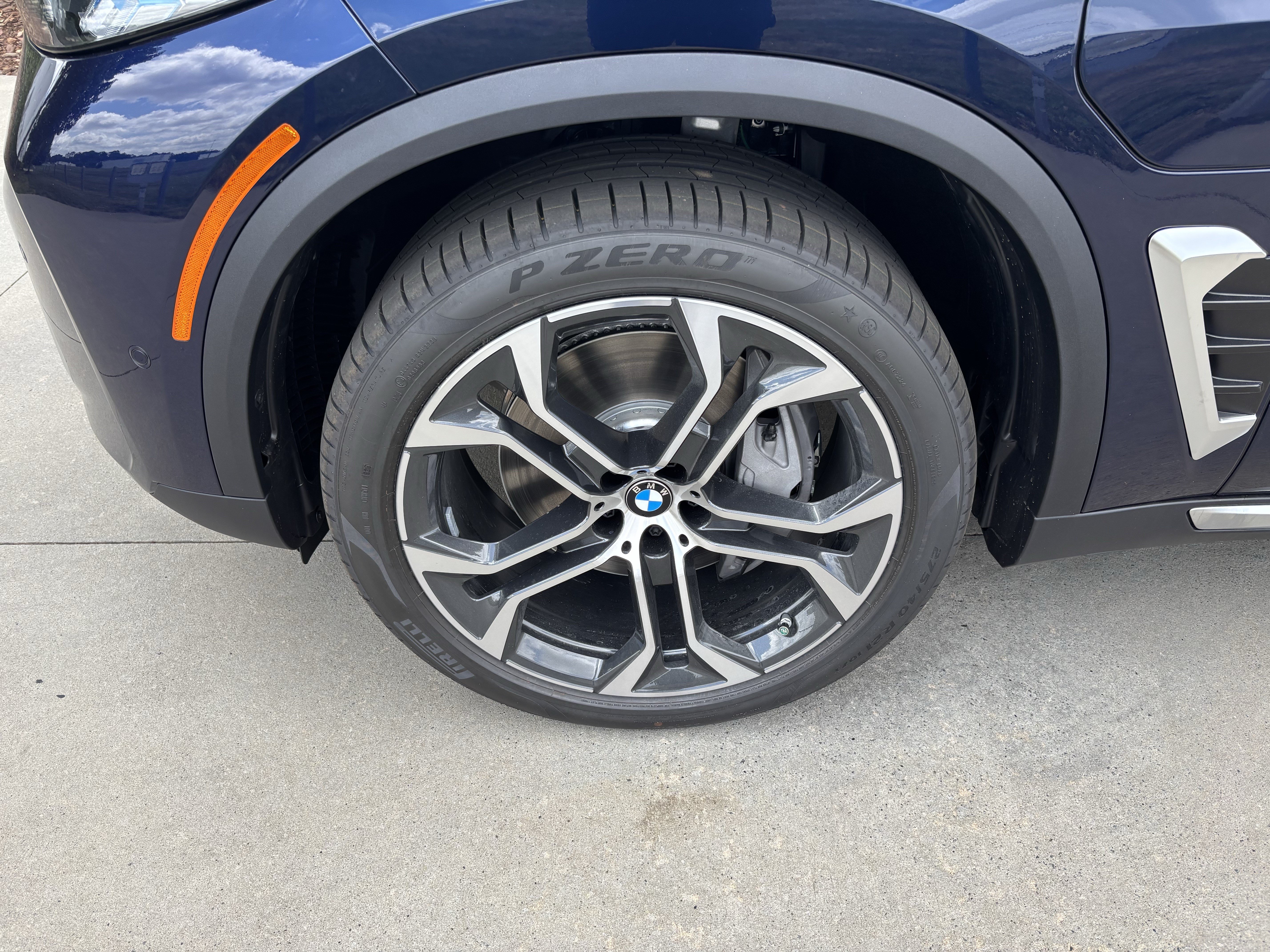 New 2026 BMW X5 xDrive50e w/ Premium Package AWD/4WD image 13
