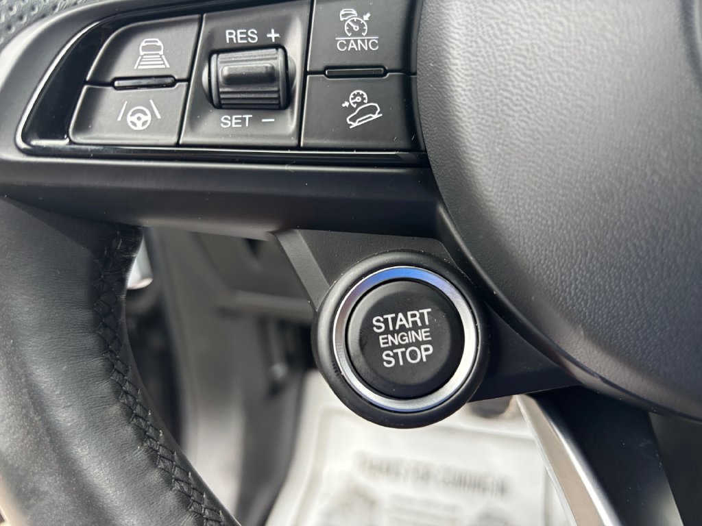 Used 2024 Alfa Romeo Stelvio Veloce AWD/4WD image 19